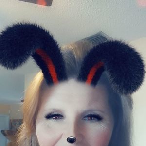 Meet your Posher, Debbie